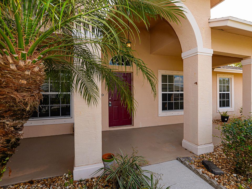 1st image of 834 SW Jordin Avenue