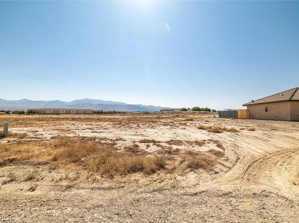 1611 S Enchanted Mesa St, Pahrump, NV 89048