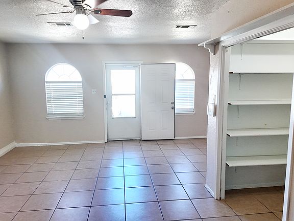 5th image of 2812 Fieldstone Dr