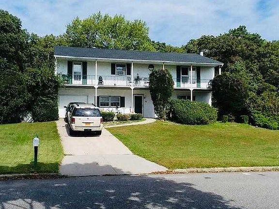 2nd image of 21 Theresa Ct