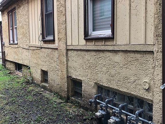 4th image of 13423 S Brandon Ave