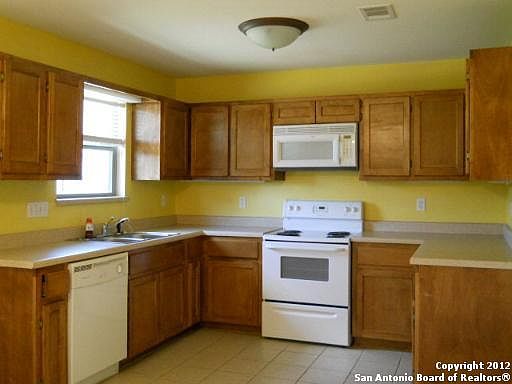 5th image of 122 W Homer Dr