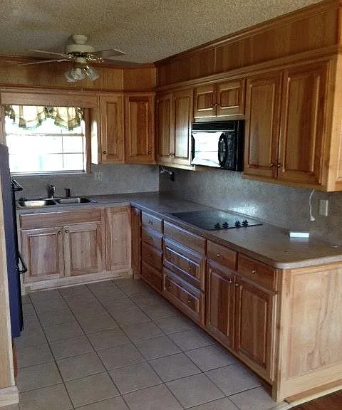 1365 W Hyman St — Photo 2