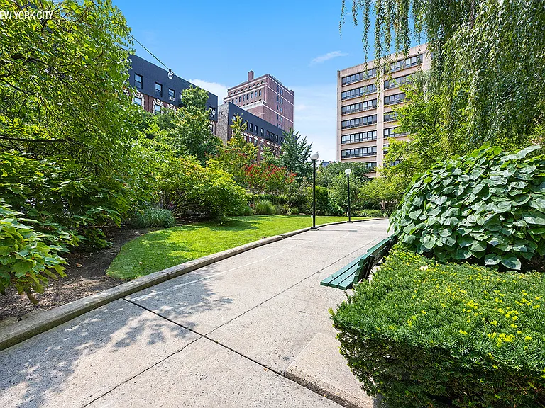 300 W 110th St #10K — Photo 8