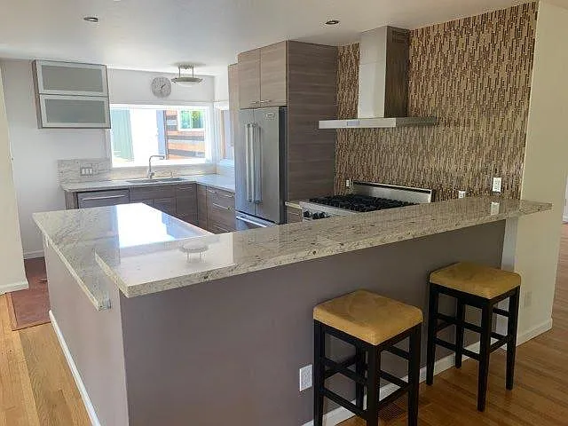 2 bed, 1195 sqft, $3,999 — Photo 2
