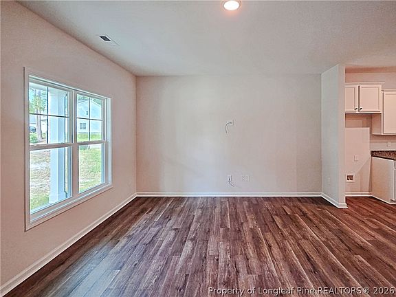 4th image of 331 Appaloosa Dr