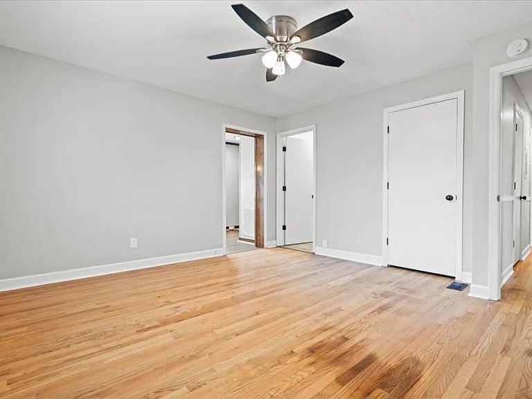423 Sheffield Dr — Photo 35