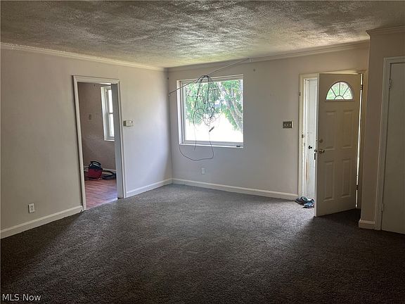 5th image of 1313 Riverview St