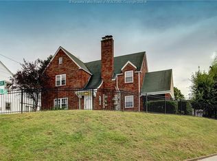 900 Amherst Dr, Charleston, WV 25302