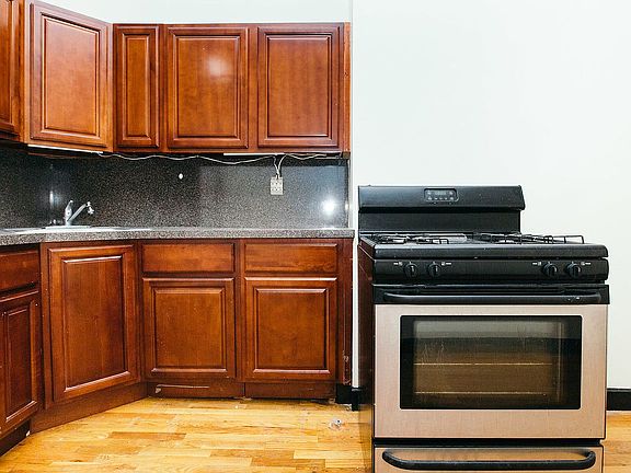 4th image of 197 Stockholm St APT 3L