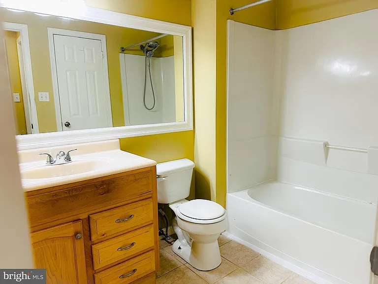 328A Delancey Pl #A — Photo 11