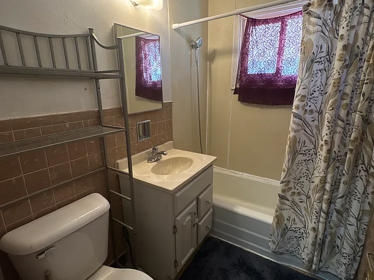 425 N C St #425 — Photo 6