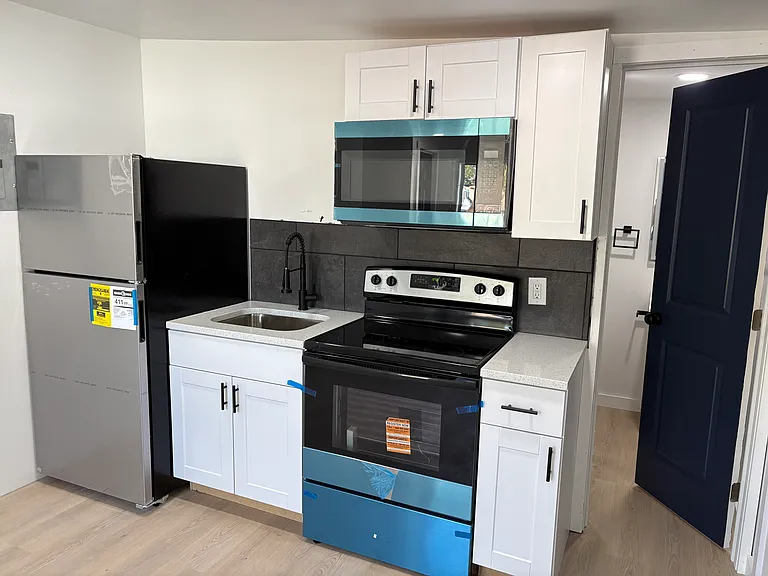 5008 N Cortez Ave #13 — Photo 1