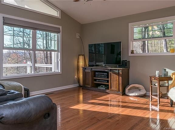 3rd image of 377 High Wood Ln