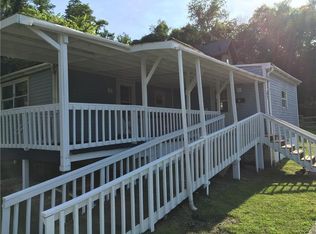 51 5th St, California, PA 15419