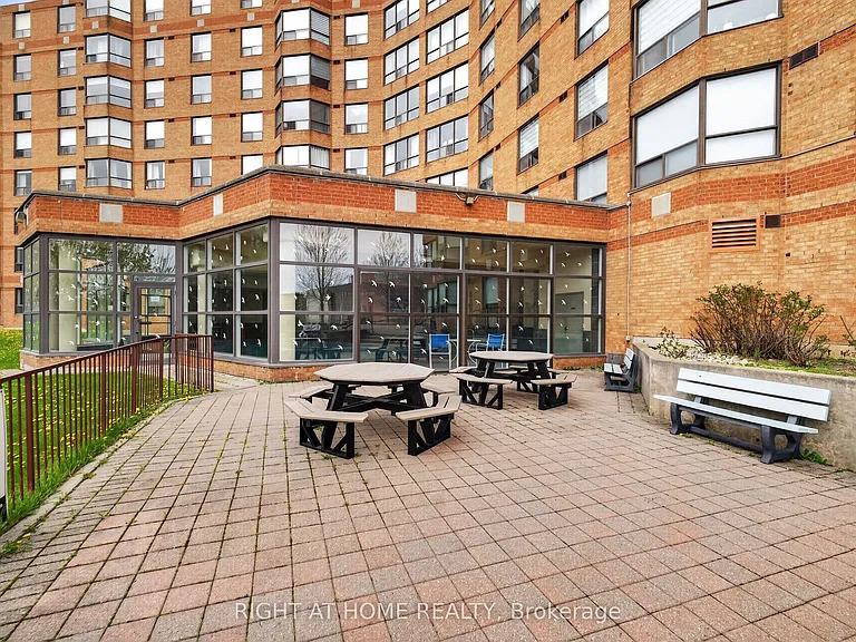 6 Humberline Dr #323 — Photo 45
