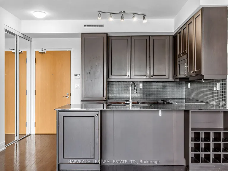 1 Bedford Rd #421 — Photo 7