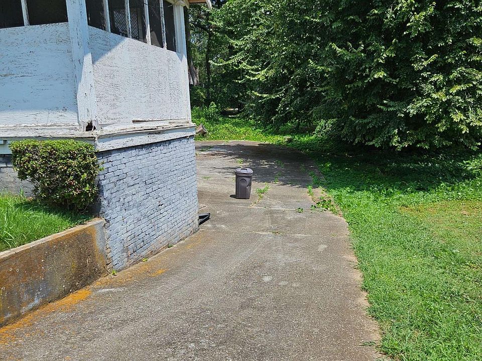 1st image of 844 Westmont Rd SW