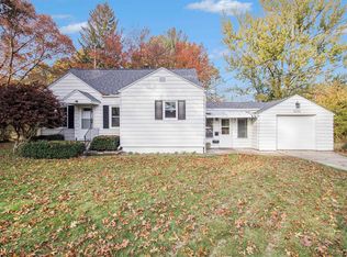 52133 Kenilworth Rd, South Bend, IN 46637