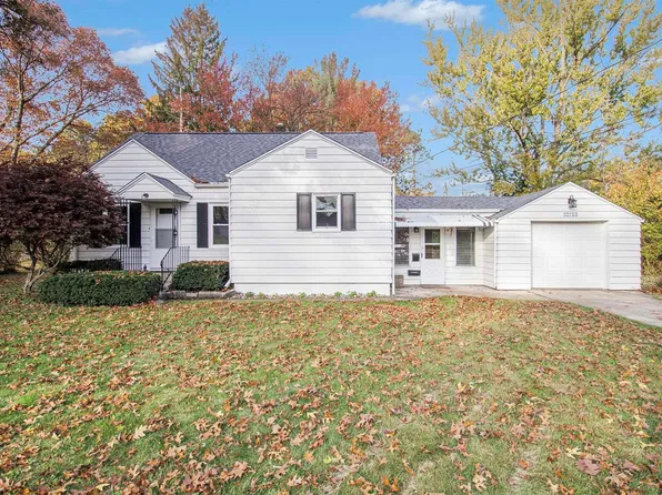 52133 Kenilworth Rd, South Bend, IN 46637