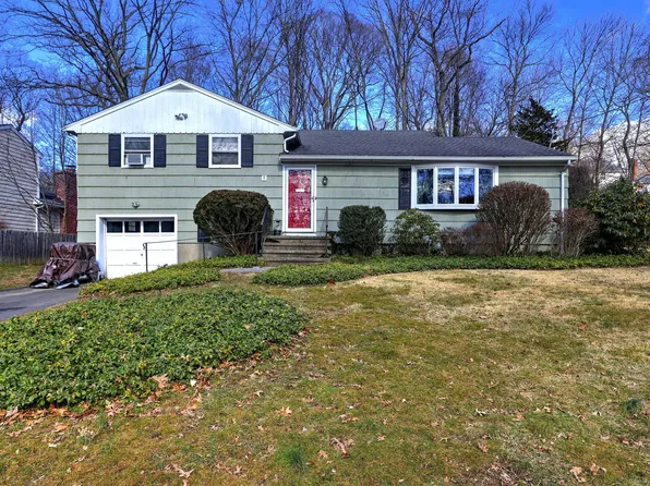 218 Woods End Road, Fairfield, CT 06824