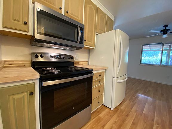 5th image of 1860 Sugar Pine Way
