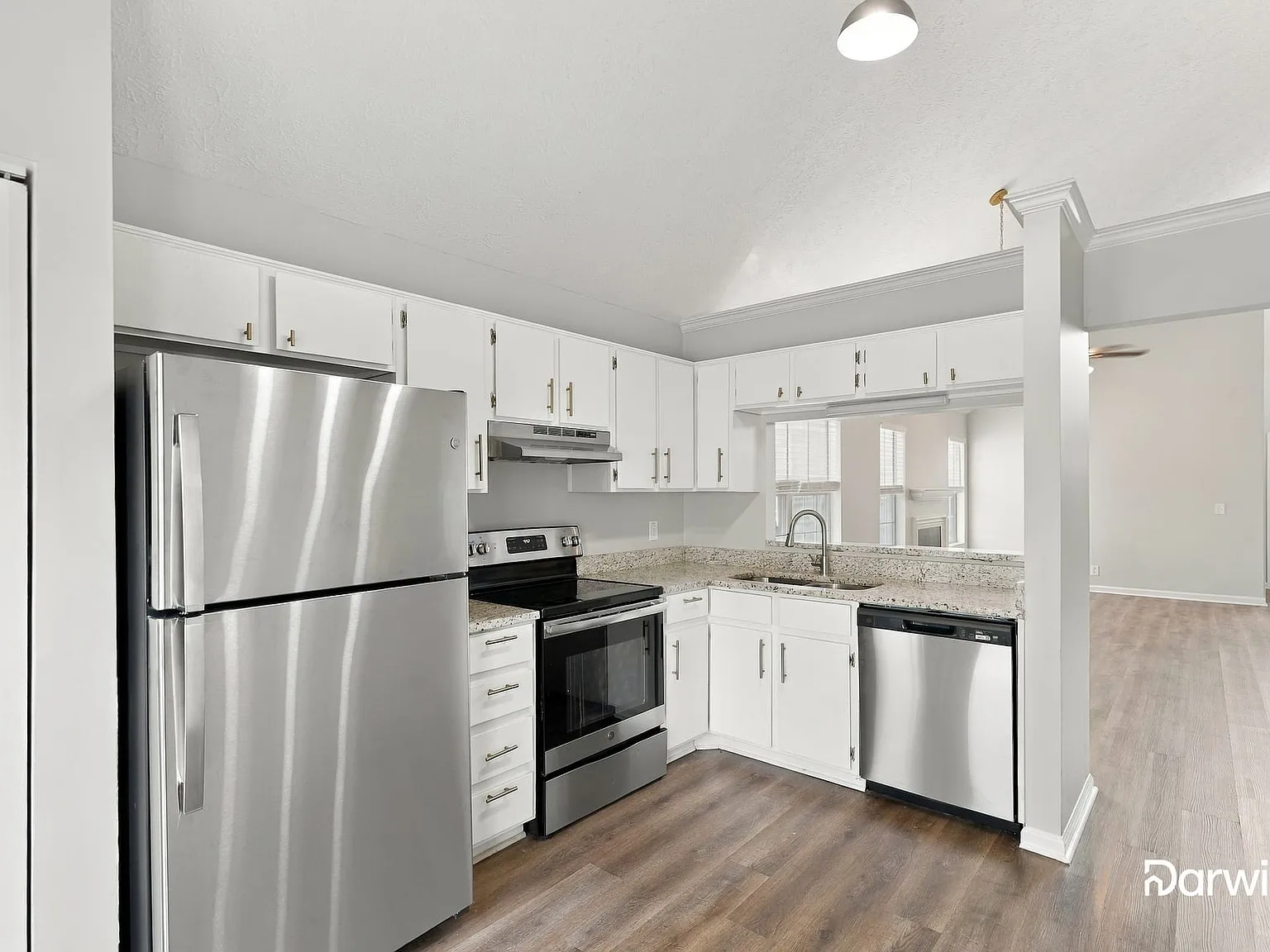3 bed, 2.0 bath, 1269 sqft, $2,085 — Photo 2
