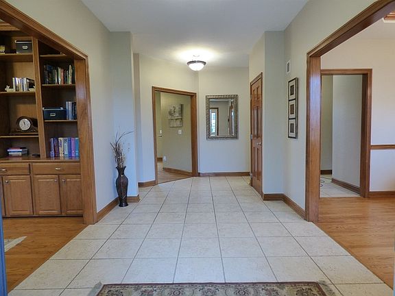 2nd image of 3924 Whispering Creek Ln