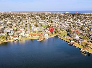 1901 Bayou Shore Dr, Galveston, TX 77551