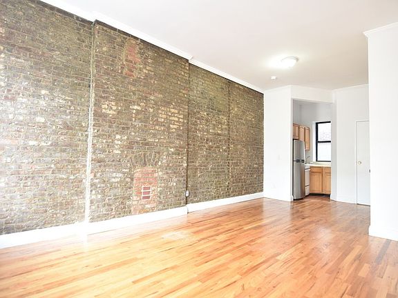 3rd image of 118 E 102nd St #55A