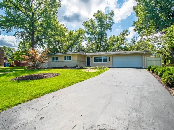 8747 Kathy Ct, Saint Louis, MO 63126
