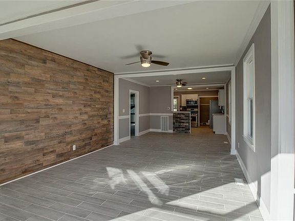 5th image of 2630 Greenwood Dr