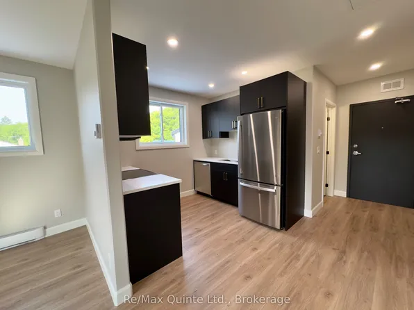 330 Victoria St N, Tweed, ON