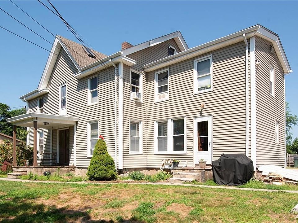 2nd image of 182 Canal St