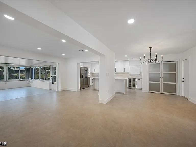 27381 Voyageur Dr — Photo 24
