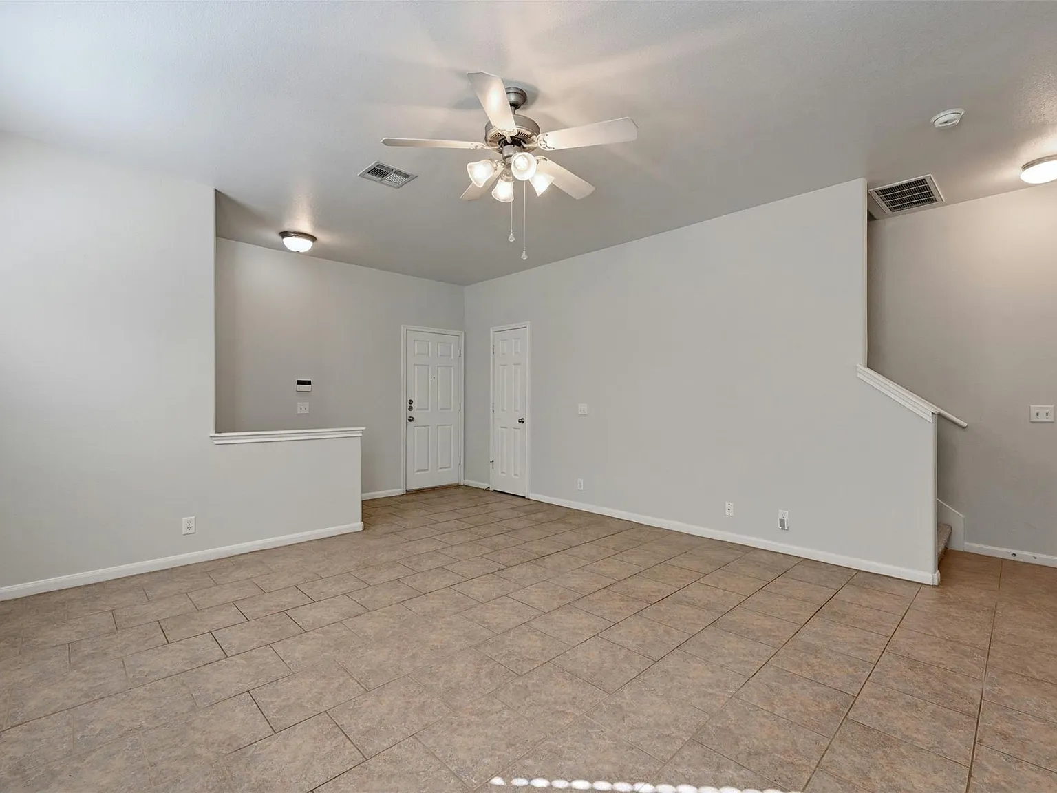 3 bed, 2.5 bath, 1550 sqft, $1,850 — Photo 4