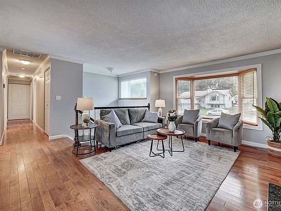 4th image of 2760 Harbor Heights Lane E