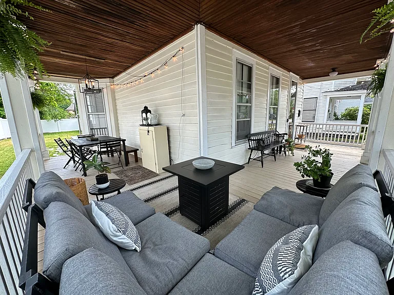 208 Lake Ave — Photo 3