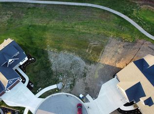 1800 Golfview Dr, Auburn, IN