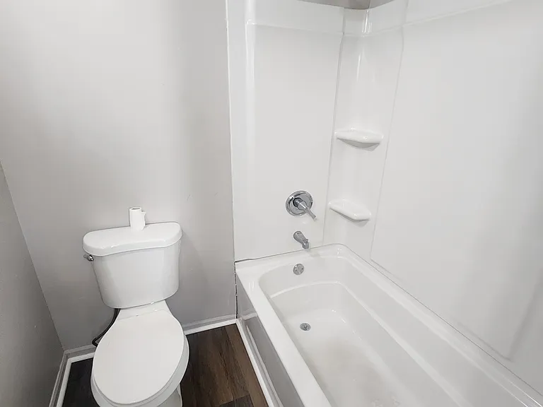 1842 Bolling Ave #1 — Photo 10