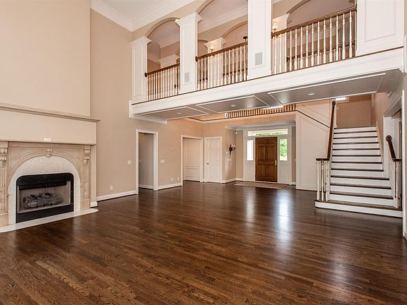 3rd image of 6655 Alberly Ln