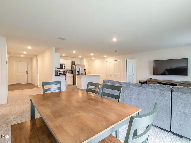 11 Ruth Dr — Photo 28