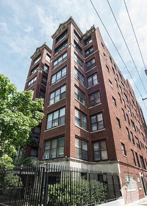 1st image of 941 W Carmen Ave APT 1E