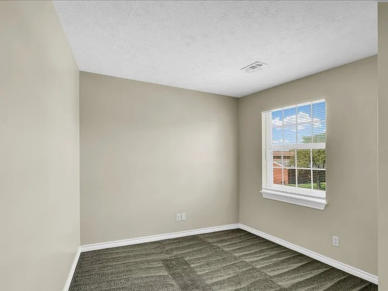 Parkview Apartments — Photo 16