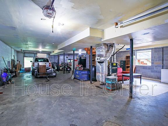 4th image of 561 Bee Tree Rd