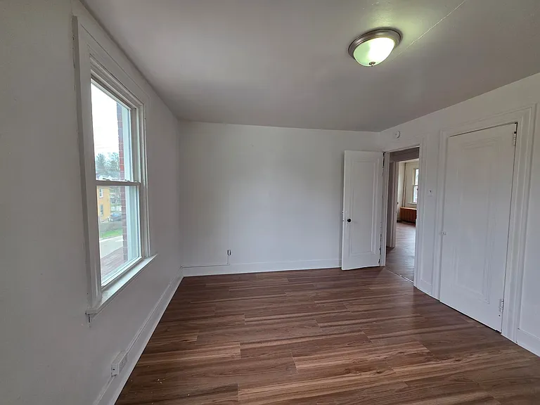 703 1/2 Waddell Ave — Photo 8