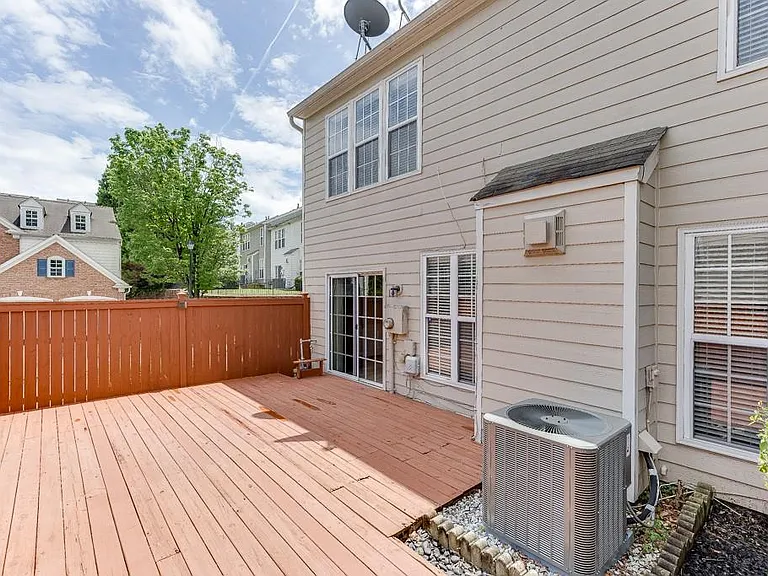 2421 Elkhorn Ter — Photo 4