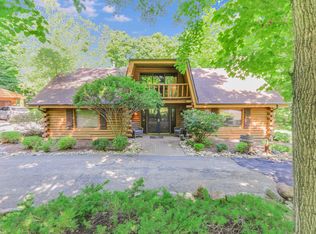 1210 S Lakeshore Dr, Fontana, WI 53125