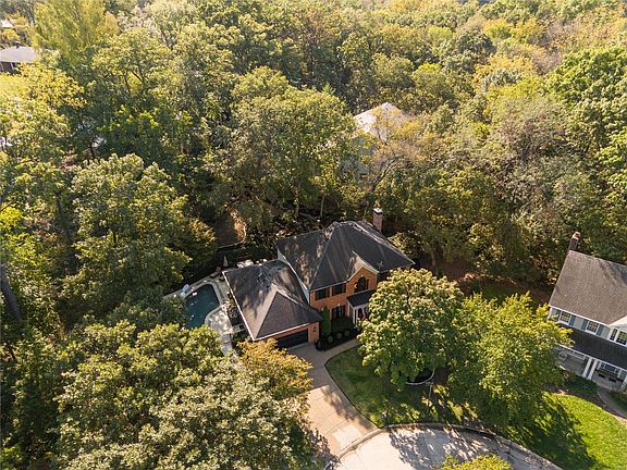 3rd image of 502 Pointe Essex Ct