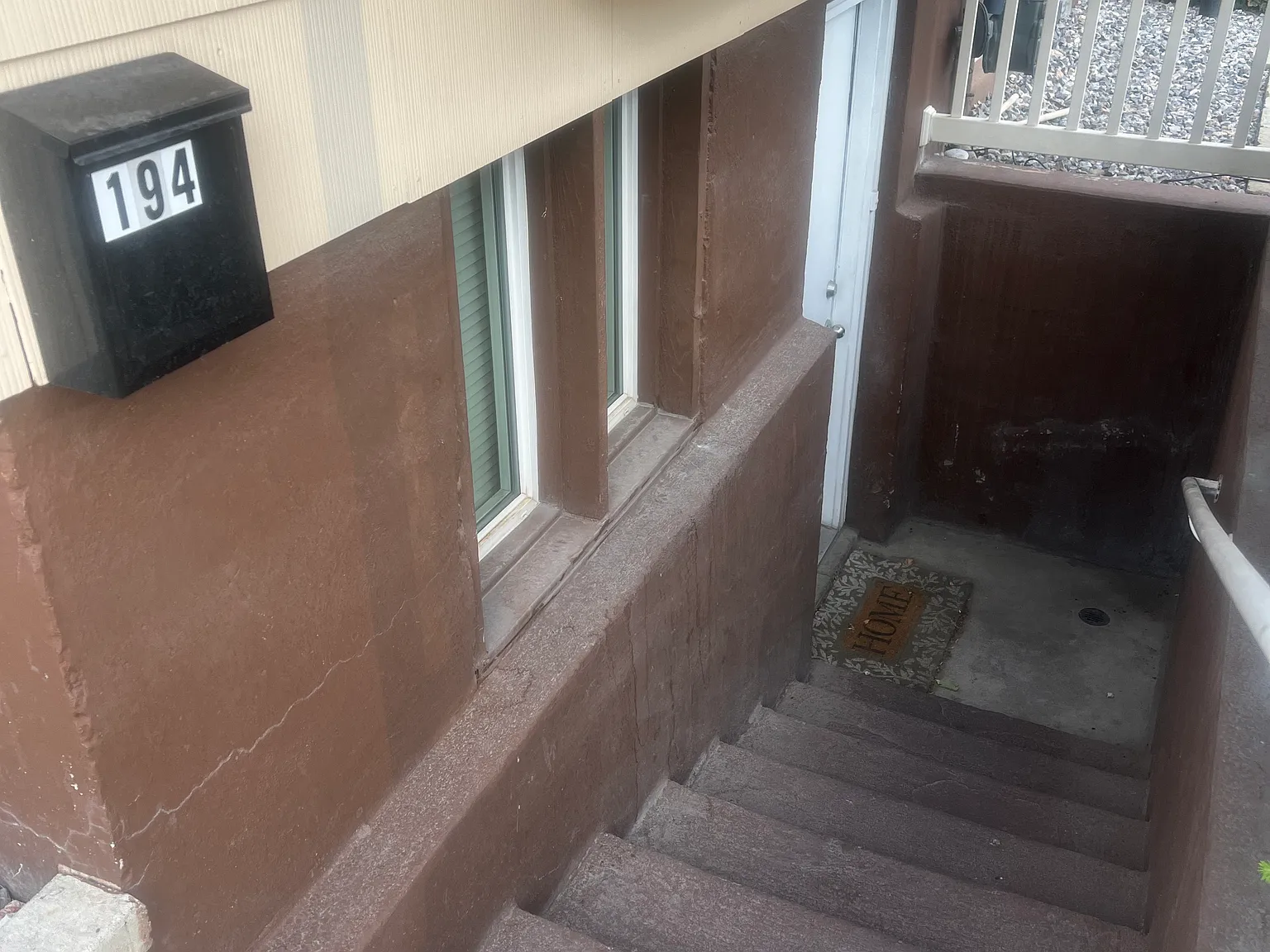 2 bed, $1,300 — Photo 2